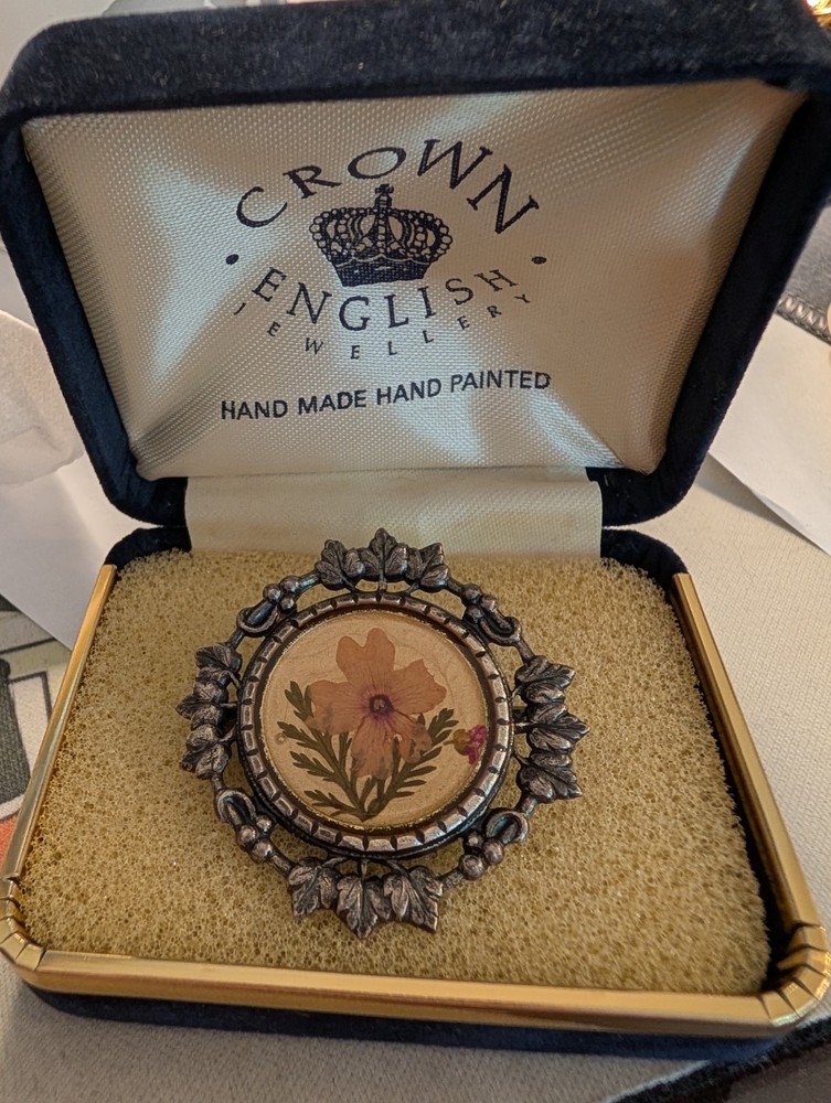 Vintage Crown English Neil Harris Pressed Flower Trombone Clasp