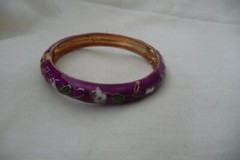MAROON FLOWERED ENAMELED HINGED BANGLE #195A VTG COSTUME BRACELET