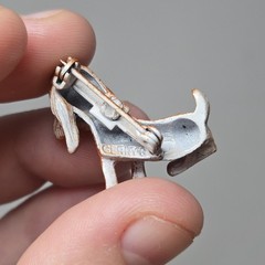 Vintage Gerry’s Dog Puppy Hound Enamel Brooch Scarf Pin Dog