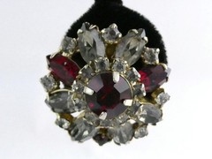 Vintage Hobe Red and White Clear Rhinestone Clip on Earrings 7/8 Inch Diameter