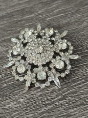 Weiss Brooch Pin Crystal Starburst snowflake Vintage 2.25″