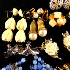 Vintage Clip On Earrings Lot 20 Pairs Retro Jewelry Floral Grape Cluster Enamel