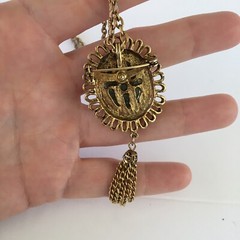 Vintage Gold Tone Faux Jade/Pearl Brooch Pendant Necklace with Tassel 24″