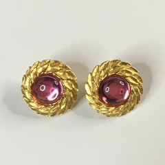 Vintage Trifari Gold Circle Leaf Earrings Pink Gold Tone Pierced Laurel Leaves