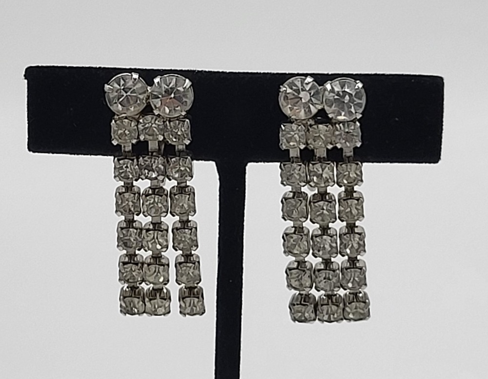 Vintage 1+3/4″ screw back Rhinestone earrings, dangling swags
