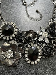 Vintage 16-18” Bib Necklace Crystal Rhinestone Flower Black Lucite Mesh Chain