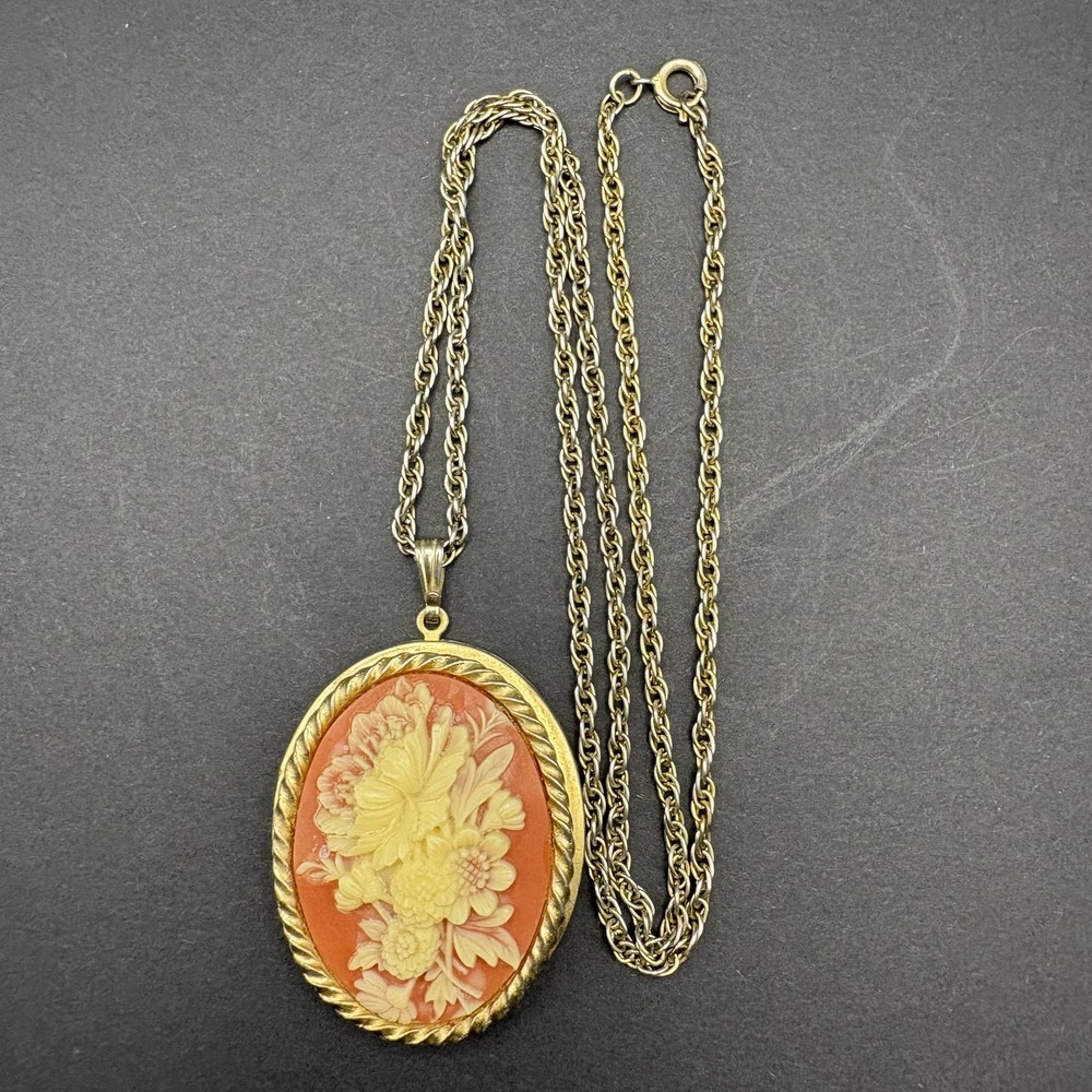 Vintage Floral Cameo Locket Pendant Necklace Gold Tone Chain Mid Century Style