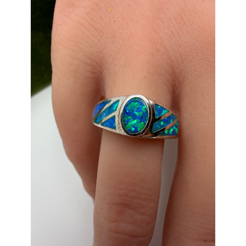 925 sterling silver ring featuring a blue fire opal inlay sz 8