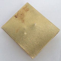 BEAUTIFUL MOTHER’S DAY METAL ENAMELLED ROSE THE SYMBOL OF LOVE IN GOLDEN CARD