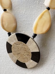 Vintage 1950s-1970s Estate Necklace MOP Teardrop Beads & Geometric Pendant 18”✨