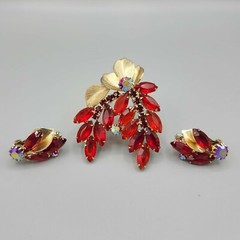 Juliana for Weiss Red Navette Rhinestone Metal Leaf Brooch & Earrings BOOK PIECE
