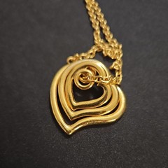Avon Triple Heart Pendant Gold Tone 30″ Chain Necklace Graduated Open Hearts