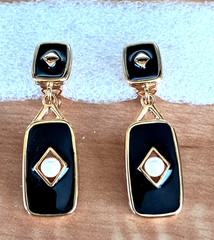 Vintage Monet Black Enamel Gold Tone Pearl Dangle Drop Clip On Earrings