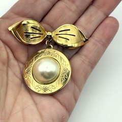 Vintage Gold Bow Brooch Dangle Locket Faux Pearl Photo Pendant Pin