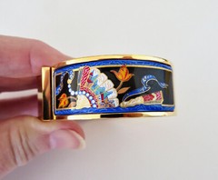 Vintage Oval Hermes 18K Gold Plated Loquet Clic Clac Bracelet Fan Enamel Design