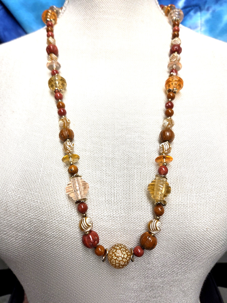 Vtg gold tone mix color style beaded Necklace