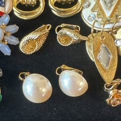HUGE LOT Of Pairs VINTAGE CLIP ON AND SCREWBACK EARRINGS Rhinestones