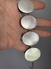 Vintage Carved Oval Link Carved Mother Of Pearl 7-7.5″ Bracelet Toggle