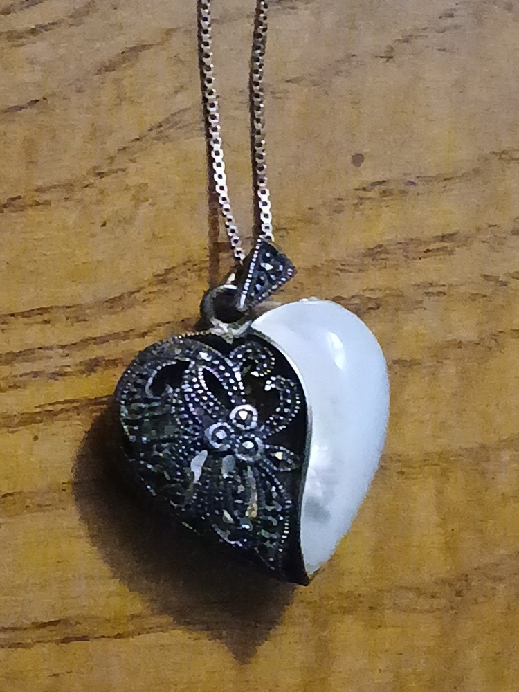 VINTAGE THAI Sterling Silver Mother of Pearl Markasite Heavy Locket 18” Chain