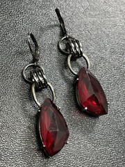 Vintage 2.2” Red Faceted Lucite Dark Metal Hinged Dangle Earrings