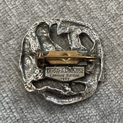 Cardinal BIRDS AND BLOOMS Limited Edition 1999 Vintage Pin Silver Leaves