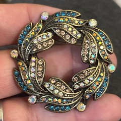 1928 Company Peacock Plumage Blue Iridescent AB Glass Stone Wreath Brooch