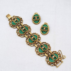 Judy Lee 1968 Spanish Moss Molded Jade Glass Cabochon Bracelet Earrings Set