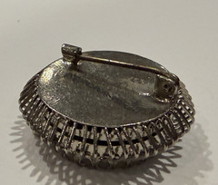 MOTHER OF PEARL SHELL SILVER ART DECO VINTAGE 1.25″ ROUND BROOCH PIN “C” CLASP
