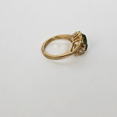 Vintage Uncas 70’s Faux Jade Green Crystal Rhinestone Gold Tone Ring Size 5.5