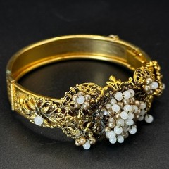 A Vintage Gold Toned Custom Jewelry Bangle Bracelet