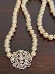 JBK Camrose & Kross Necklace Faux Pearl Rhinestone Filigree Pendant Box COA
