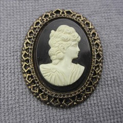 Vintage Cameo Brooch Early Plastic On Black Glass Gold Tone Frame