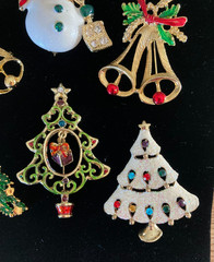 Brooch Lot Christmas Trees Wreaths Bells Snowman Gold & Silver Tones Rhinestones