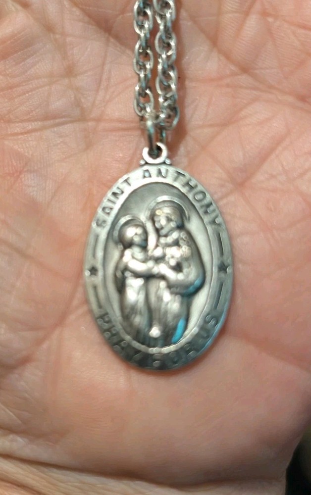 ALEX AND ANI St Anthony Pray For Us necklace