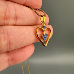 Vintage Rhinestone Heart Pendant Necklace Blue Stone Gold Tone 15″ Chain Dainty