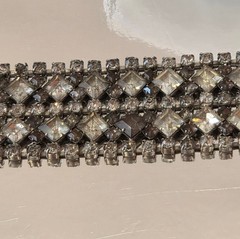 RETRO-VINTAGE FABULOUS 5-Row Rhinestone Open Work Design Cuff Bracelet 8 1/2 in