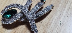 Vintage Schreiner White And Green Rhinestone Art Glass Brooch Unsigned