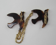 Double Dove Bird Brooch Vintage Rhinestone Pin Tortoise Shell Gold Tone Chains