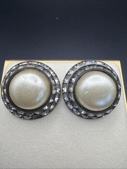 745 Vintage Channel Set Clear Rhinestones With Faux Pearl Clip On Earrings