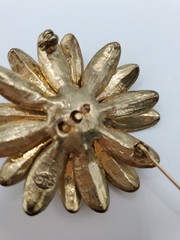 Vintage 1960s Cream Marbled Enamel Daisy Flower Brooch Amber Rhinestones Pin