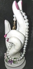 VINTAGE YELLOW GOLD PEARL BRACELET…Rare, HTF Petite Bright White Pearls 8.5in