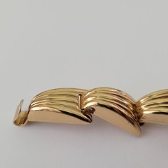 Vintage Mid-Century Women’s 6.5” Heavy Gold Plated Unique Design Bracelet