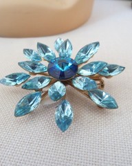 Vintage Sky Blue Dark Center Rhinestone Starburst Flower Silver Tone Brooch Pin