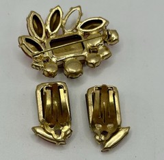 Vintage Red & Pink Rhinestone Brooch Pin & Matching Clip On Earrings Gold Tone