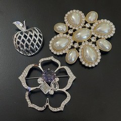 Lot of 26 Vintage Estate Jewelry Costume Brooches Pin Brooch Mix Metal
