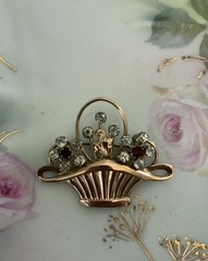 Vintage Van Dell 12K Gold Filled Flower Basket Brooch