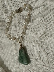 Vintage Jade Bracelet Polished Stone With White Faux Pearl Beads & Cable Links