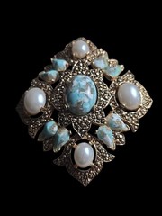 Vtg Sarah Coventry Remembrance Brooch & Clips 1968