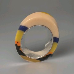 VINTAGE MULTICOLOR LUCITE ABSTRACT ART DECO BANGLE BRACELET SIGNED