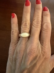 PRISTINE VINTAGE 14k GOLD WHITE CORAL RING ~SIZE 6 ~ORNATE FILIGREE SETTING